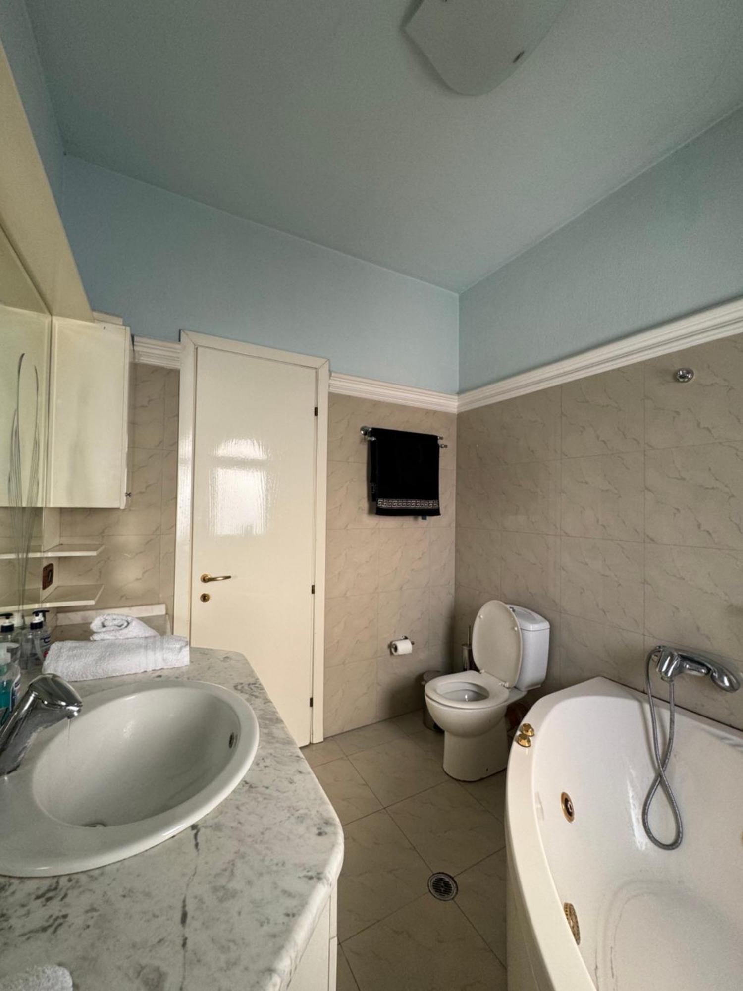 Silver Villa จีโรคาสเตอร์ ภายนอก รูปภาพ